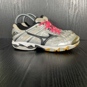 Mizuno Wave Lightning women’s size 7